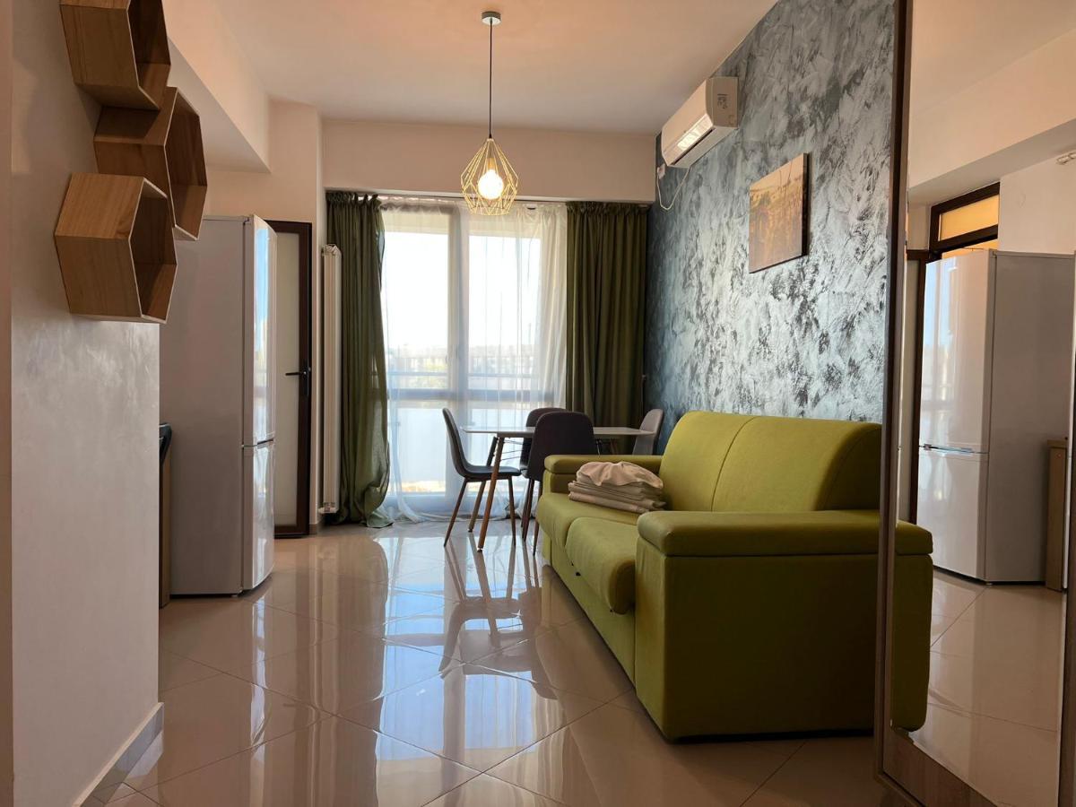 Studios & Apartments Palas By Glam At Lazar Towers ヤシ エクステリア 写真