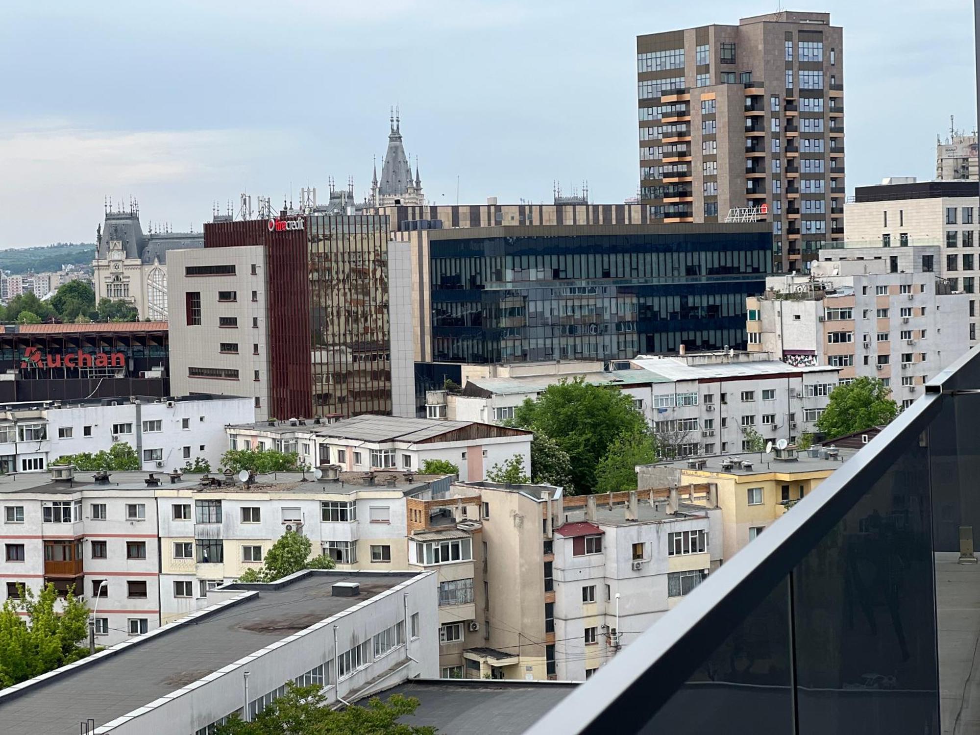 Studios & Apartments Palas By Glam At Lazar Towers ヤシ エクステリア 写真