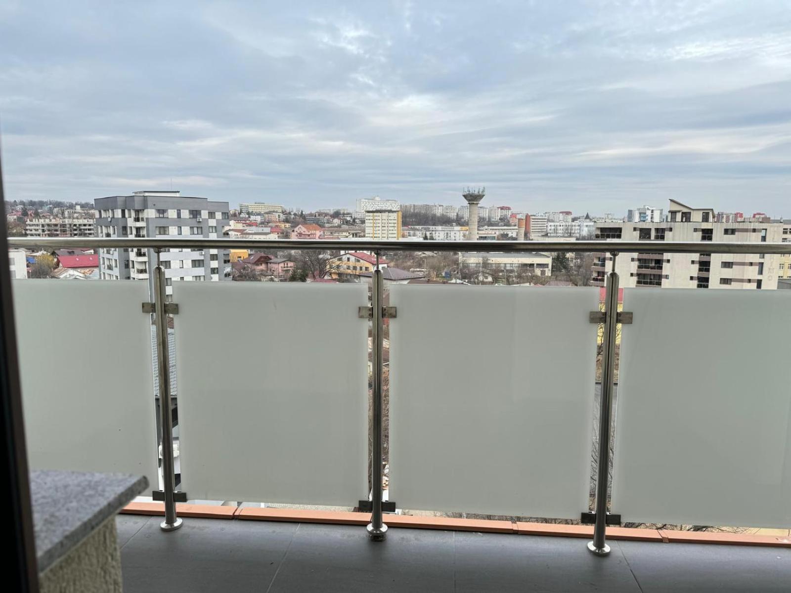 Studios & Apartments Palas By Glam At Lazar Towers ヤシ エクステリア 写真