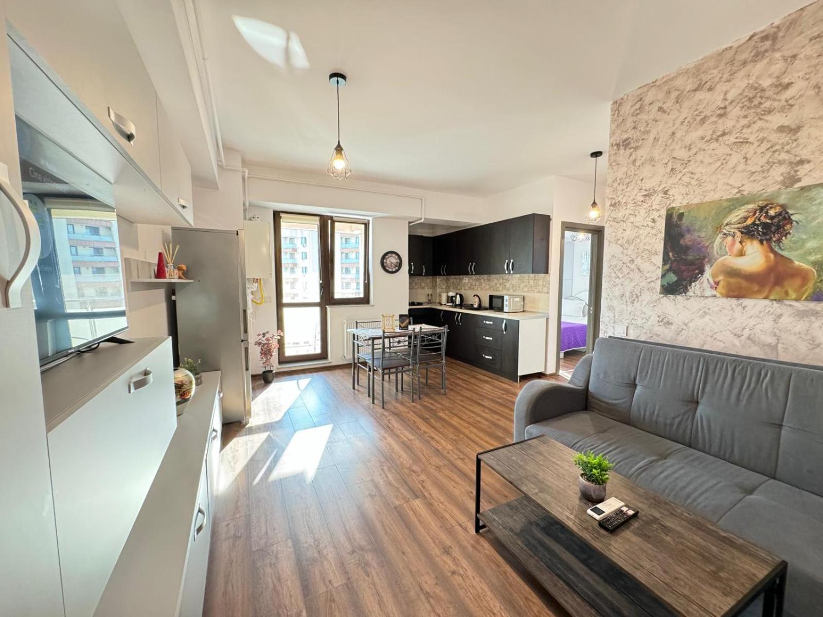 Studios & Apartments Palas By Glam At Lazar Towers ヤシ エクステリア 写真