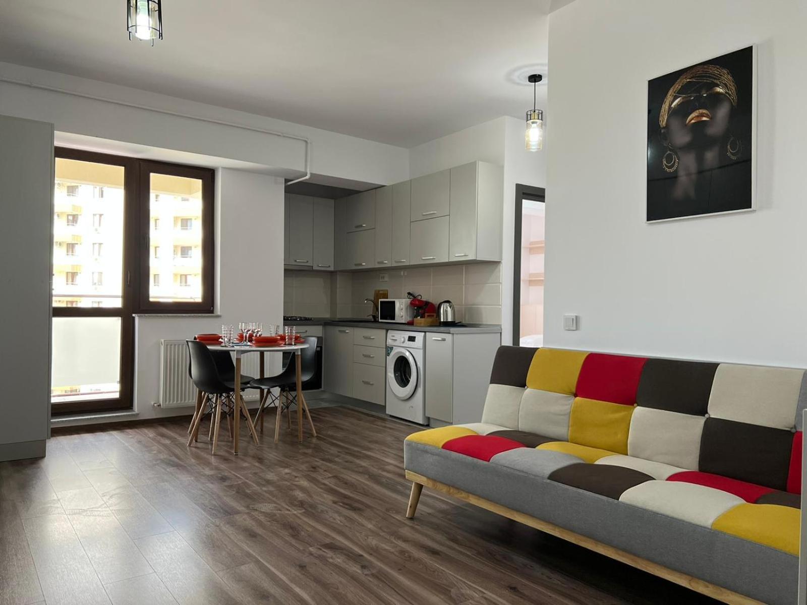 Studios & Apartments Palas By Glam At Lazar Towers ヤシ エクステリア 写真