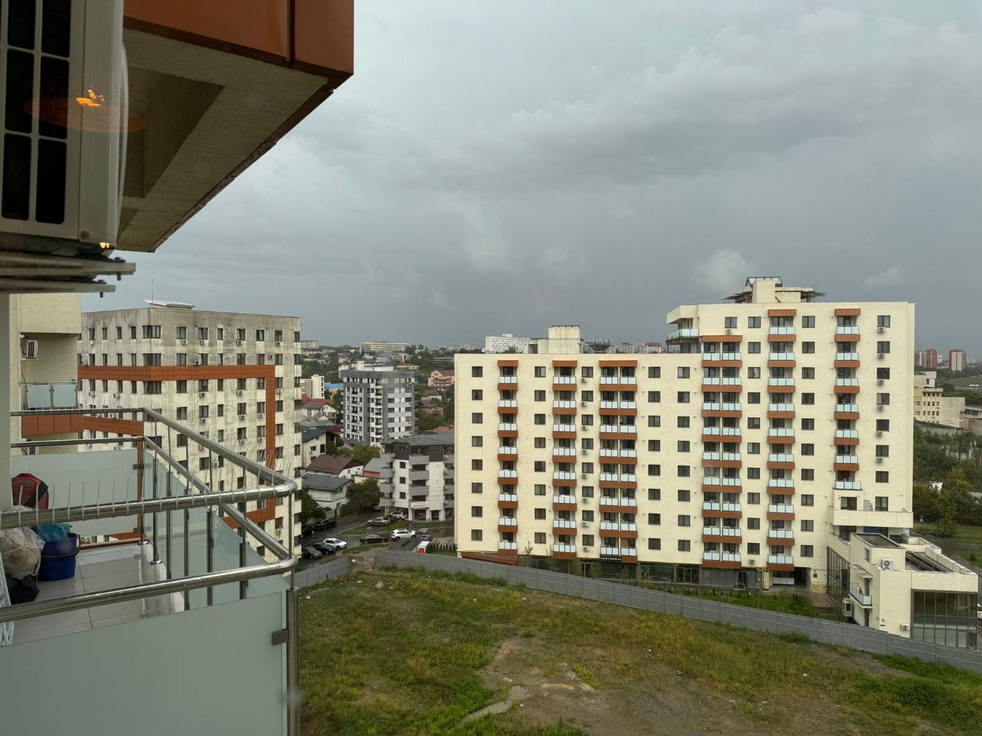 Studios & Apartments Palas By Glam At Lazar Towers ヤシ エクステリア 写真